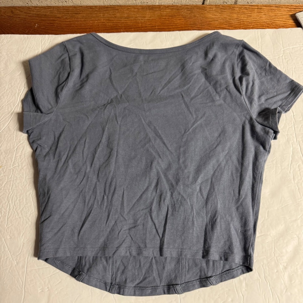 Hollister Must-Have Collection Baby Tee Gray Blue Square Neck Seamed Top Large - Picture 2 of 8